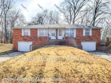 Main picture of 5136 N Oakley Ave