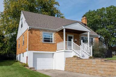 Main picture of 4041 Lovell Ave