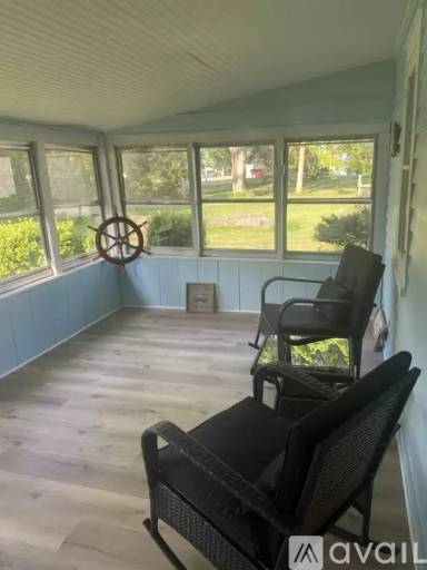 Main picture of 3573 Charles St