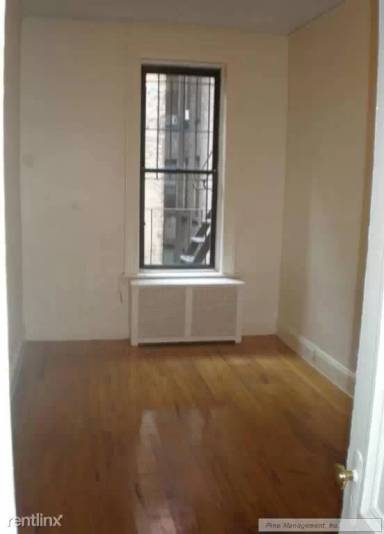 Main picture of 66 W 106th St
