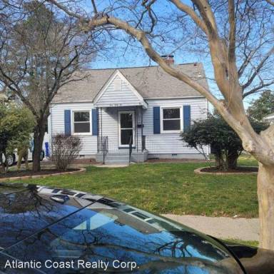 Main picture of 438 Woodford St