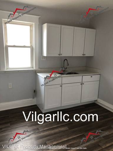 Main picture of 3615 Fir St