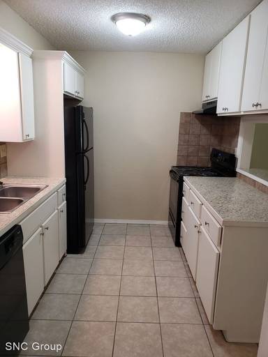Main picture of 2337 N Rutland Ct