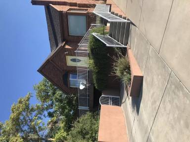 Main picture of 76 Diagonal St