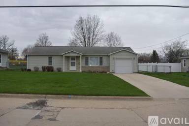 Main picture of 735 3rd Ave