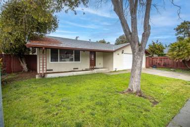 Main picture of 4611 Victoria Ave