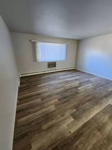 Main picture of 1601 E 10th St