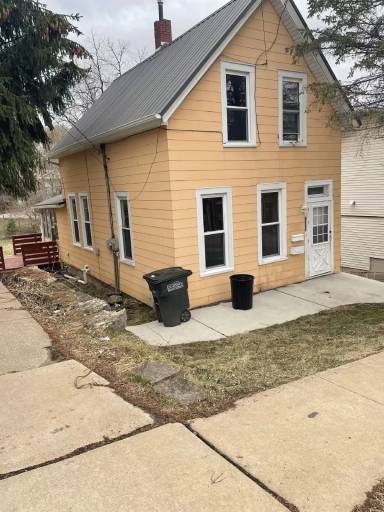 Main picture of 2151 N Main St