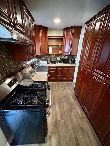 Main picture of House of Steele/ M/ $835 (shared)/ SPA 3w/ Call 1-877-742-7349 - 1