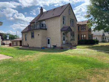 Main picture of 1520 Albany Ave