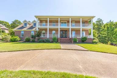 Main picture of 605 Hidden Forest Dr
