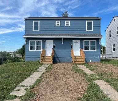 Main picture of 728 S Leonard St