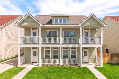 Main picture of 302 Live Oak St