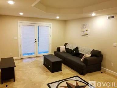 Main picture of 11611 NE 100th St