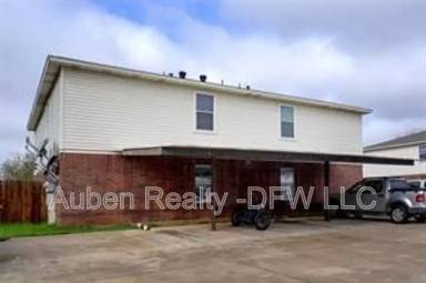 Main picture of 300 S Magnolia St