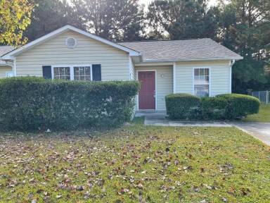 Main picture of 754 Pinewood Dr