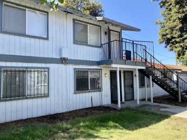 Main picture of 750 N Barton Ave