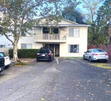 Main picture of 1067 Center St