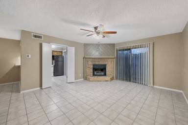 Main picture of Huntington Cove Townhomes & Apartments