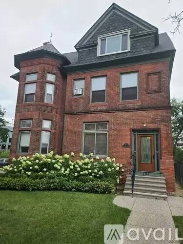Main picture of 102 Garfield St