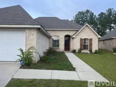 Main picture of 1021 Silver Cir