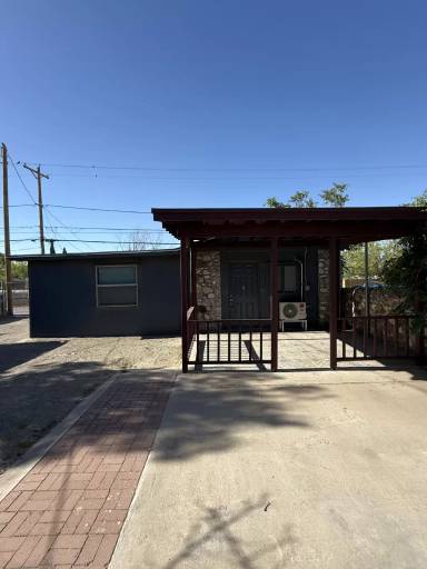 Main picture of 4410 Trowbridge Dr