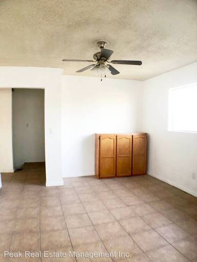 Main picture of 950 Clela Ave