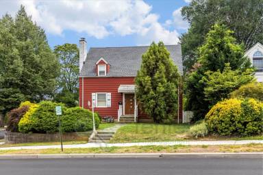 Main picture of Bright 2BR/1BA Apartment with Private Entrance, Central Air & In-Home Laundry – Prime Clifton Location