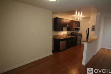Main picture of 1847 Winona Blvd