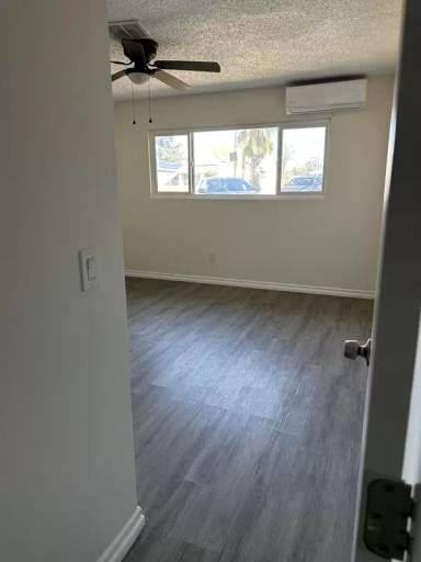 Main picture of 9490 Elm Ave