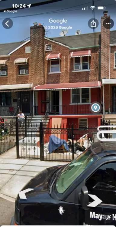 Main picture of 765 E 214th St