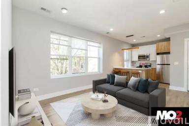 Main picture of 3045 W Cortland St