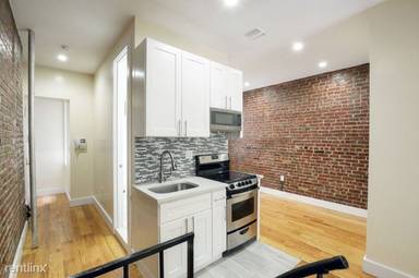 Main picture of 520 E 11th St