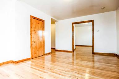 Main picture of 3141 W 60th St