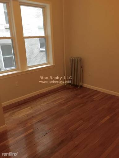 Main picture of 1189 Commonwealth Ave