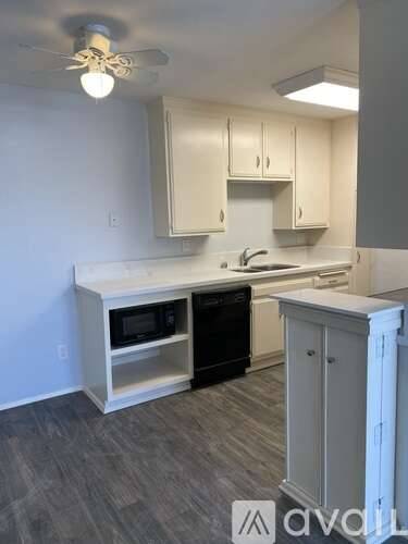 Main picture of 8220 Vincetta Dr Condos