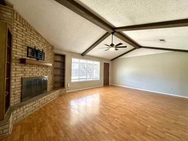Main picture of 7006 Vinton Ave