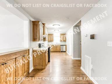 Main picture of 916 Industrial Blvd