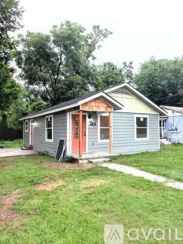 Main picture of 205 Jeannine St