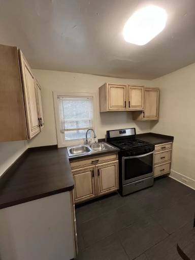 Main picture of 1617 Turner St