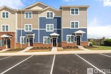 Main picture of The VUE at College Square