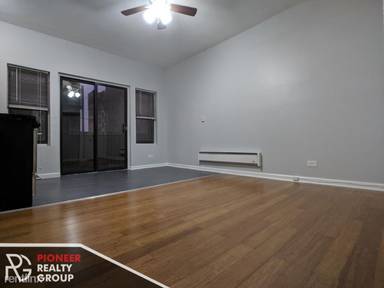 Main picture of 4555 N Malden St