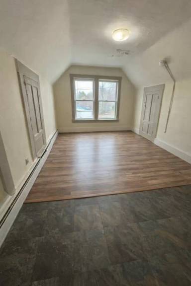 Main picture of 37 Maple St