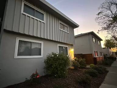 Main picture of 2713 T St