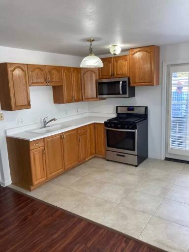 Main picture of 7627 Cullen St