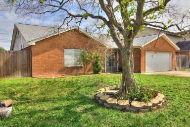 Main picture of 7125 Laramie Ln