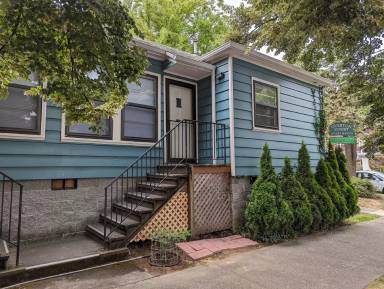 Main picture of 2016 NW Overton St