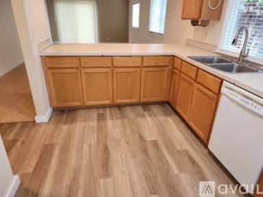 Main picture of 942 W Olympic St