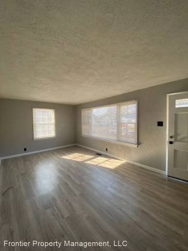 Main picture of 6320 Everett Dr