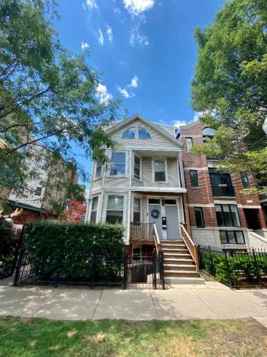 Main picture of 3032 N Racine Ave
